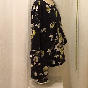 Ellen Tracy Top, Black High Low Hem EUC - Large